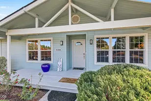 5358 Raymond Way, Central Point, OR 97502 - Photo 4