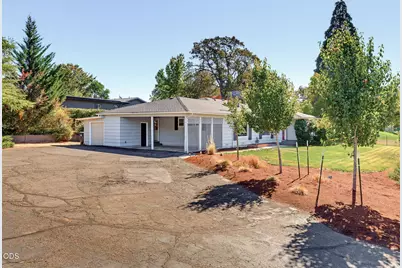 101 Greenway Drive, Medford, OR 97504 - Photo 16
