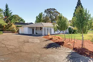 101 Greenway Dr, Medford, OR 97504 - Photo 16
