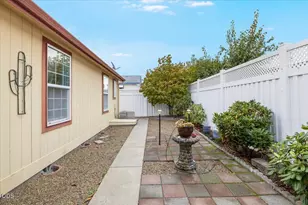 374 Orth Dr, Central Point, OR 97502 - Photo 24
