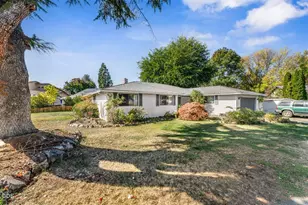 2951 Barclay Rd, Medford, OR 97504 - Photo 10