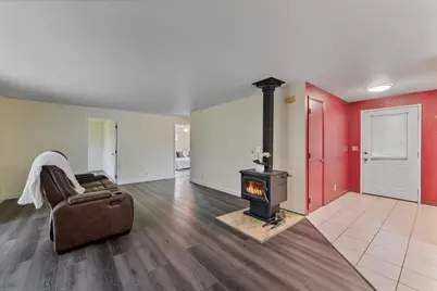 107 Marie Circle, Rogue River, OR 97537 - Photo 2