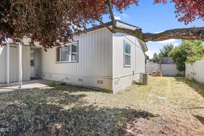 633 E Archwood Drive #UNIT 27, Eagle Point, OR 97524 - Photo 26