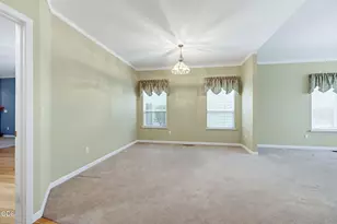 3477 Parkway Dr, Medford, OR 97504 - Photo 8