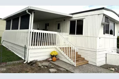 2325 NW Highland Avenue #16, Grants Pass, OR 97526 - Photo 2