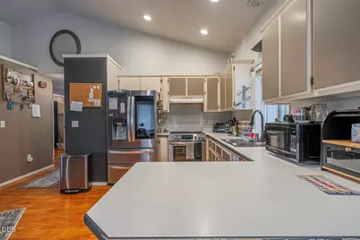 922 Hopkins Road, Central Point, OR 97502 - Photo 16