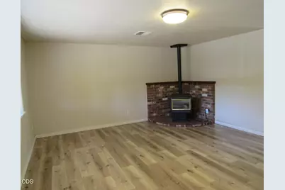 411 Placer Street, Rogue River, OR 97537 - Photo 6