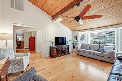 2867 Spring Hills Drive, Medford, OR 97504 - Photo 8