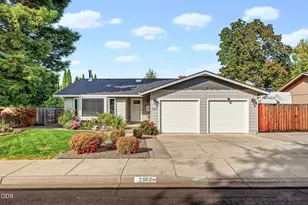2867 Spring Hills Dr, Medford, OR 97504 - Photo 1