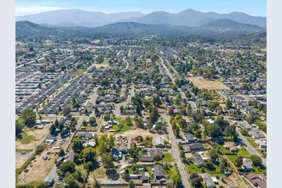 895 Coutant Lane #B, Grants Pass, OR 97527 - Photo 26