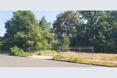 207 SW Oak Street, Grants Pass, OR 97526 - Photo 1