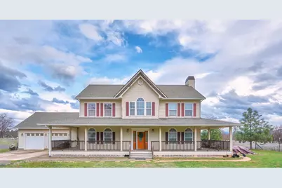 13794 Perry Road, Central Point, OR 97502 - Photo 1