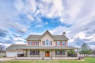 13794 Perry Rd, Central Point, OR 97502 - Photo 1