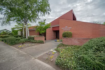 510 Crater Lake Avenue, Medford, OR 97504 - Photo 1