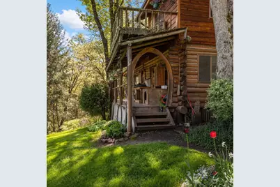 11750 Hillcrest Road, Medford, OR 97504 - Photo 1