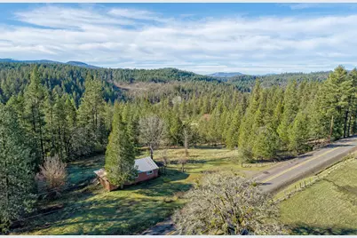 2526 Cobleigh Road, Eagle Point, OR 97524 - Photo 1