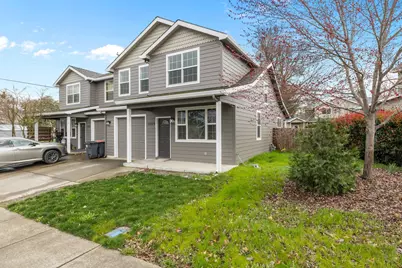 1009 Megan Lane, Phoenix, OR 97535 - Photo 1