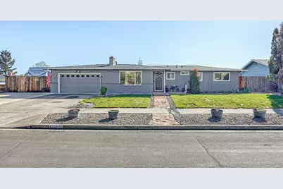 2216 Fairbanks Avenue, Medford, OR 97504 - Photo 1