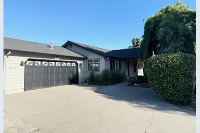 2818 Table Rock Road, Medford, OR 97501 - Photo 1