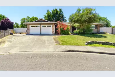 2201 Arctic Circle, Medford, OR 97504 - Photo 1