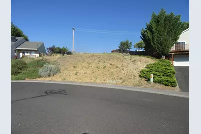 2320 James Martin Court, Klamath Falls, OR 97601 - Photo 1