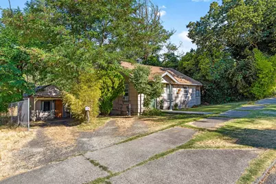 610 NW Clarke Street, Grants Pass, OR 97526 - Photo 1