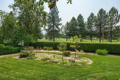 2901 Fairview Drive, Medford, OR 97504 - Photo 1