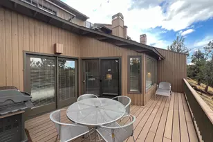 1850 Redtail Hawk Dr, Redmond, OR 97756 - Photo 1