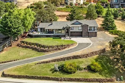 5630 Fallbrook Lane, Medford, OR 97504 - Photo 1