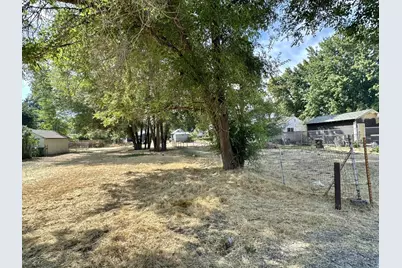 2020 Darrow Avenue, Klamath Falls, OR 97601 - Photo 1