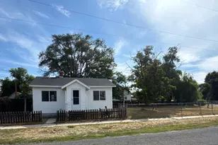 1323 Martin St, Klamath Falls, OR 97601 - Photo 1