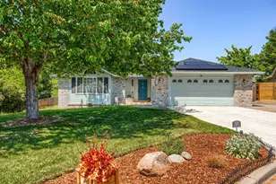 1181 Easthills Ct, Medford, OR 97504 - Photo 1