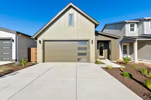 61131 NE Cobalt St, Bend, OR 97701 - Photo 1