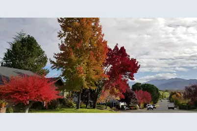 1381 La Loma Drive, Medford, OR 97504 - Photo 1