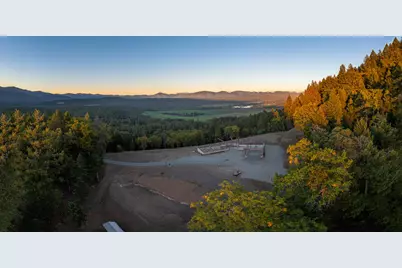 700 Weekly Drive, Grants Pass, OR 97527 - Photo 1