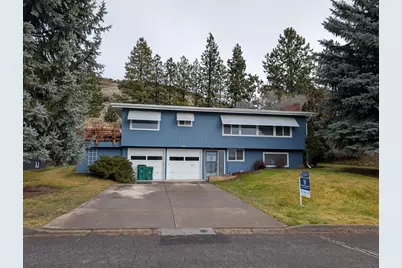 1005 Newcastle Avenue, Klamath Falls, OR 97601 - Photo 1