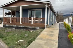 333 Mountain View Dr, Talent, OR 97540 - Photo 1