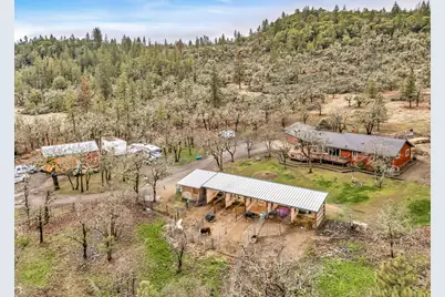 3941 Rogue River Drive, Eagle Point, OR 97524 - Photo 1