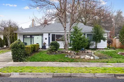 111 Portland Avenue, Medford, OR 97504 - Photo 1