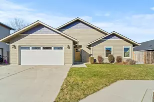 108 SW Little Meadow Ln, Grants Pass, OR 97527 - Photo 1