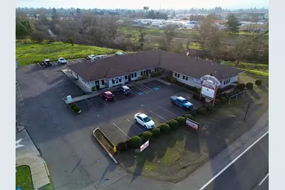 1710 E Pine Street, Central Point, OR 97502 - Photo 1