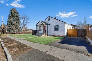 736 SW 10th St, Redmond, OR 97756 - Photo 1