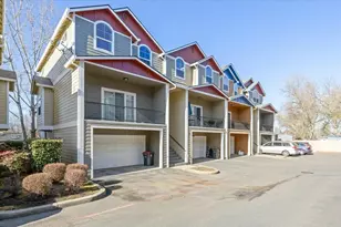 411 Berrydale Ave, Medford, OR 97501 - Photo 1