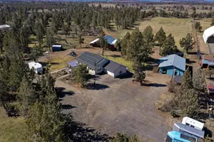 5975 NE 41st St, Redmond, OR 97756 - Photo 1