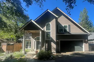 1318 NW Bellevue Pl, Grants Pass, OR 97526 - Photo 1