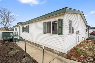 2476 SW Mariposa Loop, Redmond, OR 97756 - Photo 1