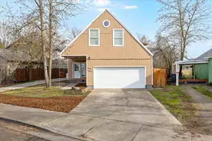 542 Tulipan Way, Talent, OR 97540 - Photo 1