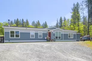 2000 Stringer Gap Rd, Grants Pass, OR 97527 - Photo 1