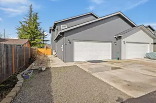 700 N Ross Ln, Medford, OR 97501 - Photo 1