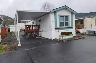 2325 NW Highland Ave, Grants Pass, OR 97526 - Photo 1